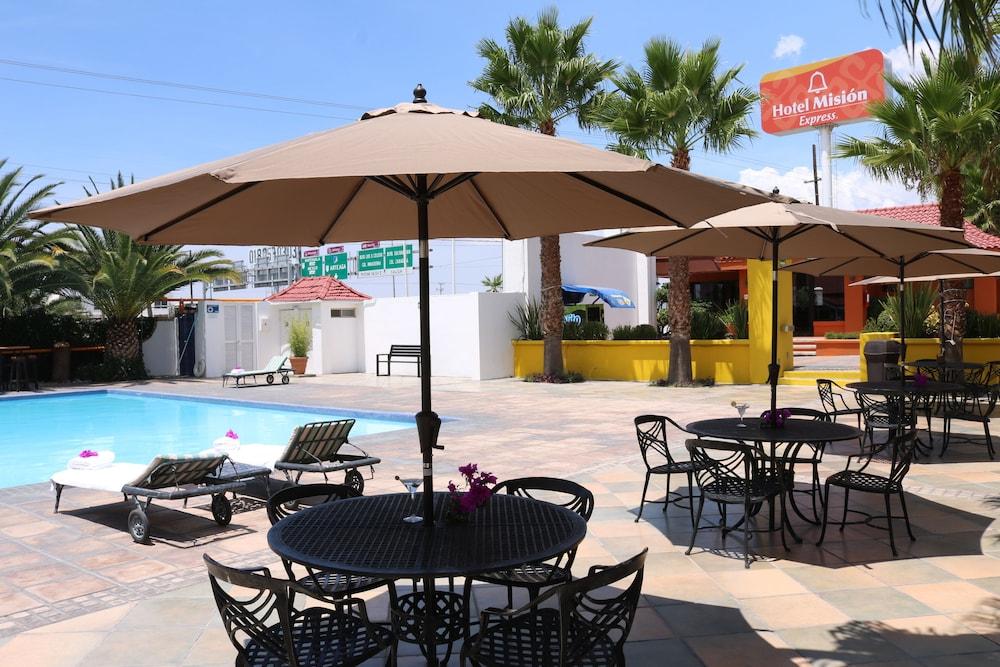Mision Express Saltillo Exterior photo